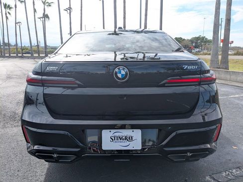 Used 2025 BMW 760i xDrive w/ Executive Package image 5