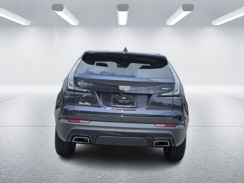 Certified 2022 Cadillac XT4 Sport w/ Enhanced Visibility Package FWD image 4