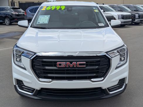 Used 2024 GMC Terrain SLE FWD image 6