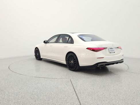 Used 2023 Mercedes-Benz S 580 4MATIC Sedan image 7