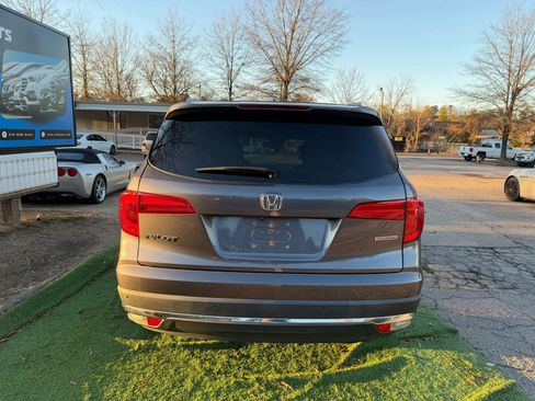 Used 2018 Honda Pilot Touring image 4