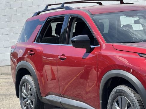 New 2026 Nissan Pathfinder SV w/ Cargo Package AWD/4WD image 4