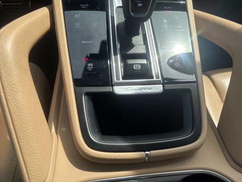 Used 2019 Porsche Cayenne S AWD/4WD image 36