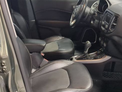 Used 2018 Jeep Compass Latitude w/ Cold Weather Group AWD/4WD image 21