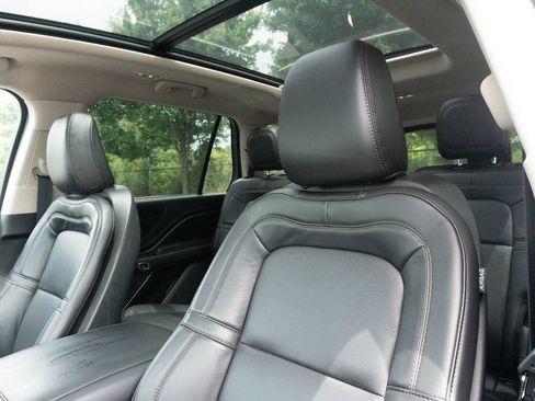 Used 2023 Lincoln Aviator Reserve RWD image 16