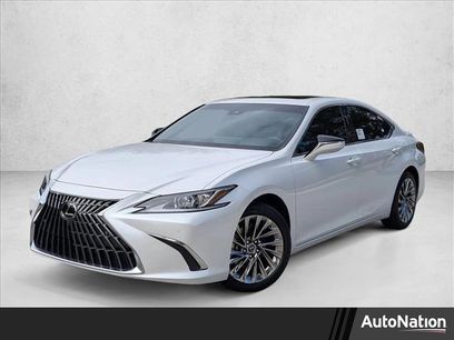 New 2025 Lexus ES 300h w/ Luxury Package