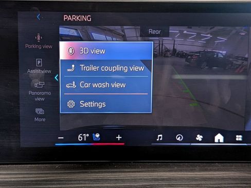 Used 2024 BMW X7 xDrive40i w/ M Sport Package AWD/4WD image 29