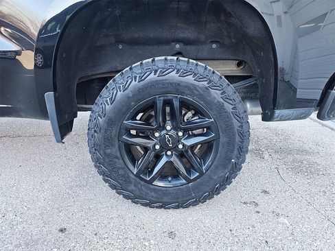 Used 2021 Chevrolet Silverado 1500 LT Trail Boss w/ Convenience Package II image 32