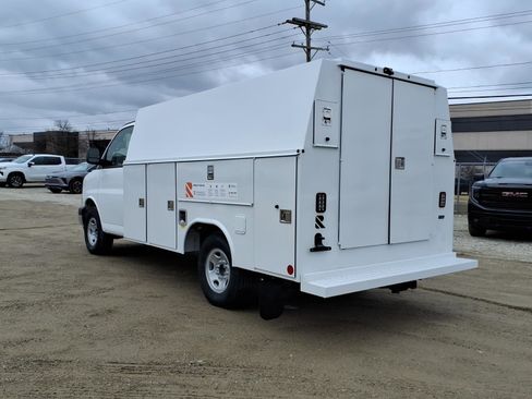 New 2026 Chevrolet Express 3500 w/ Power Convenience Package RWD image 6