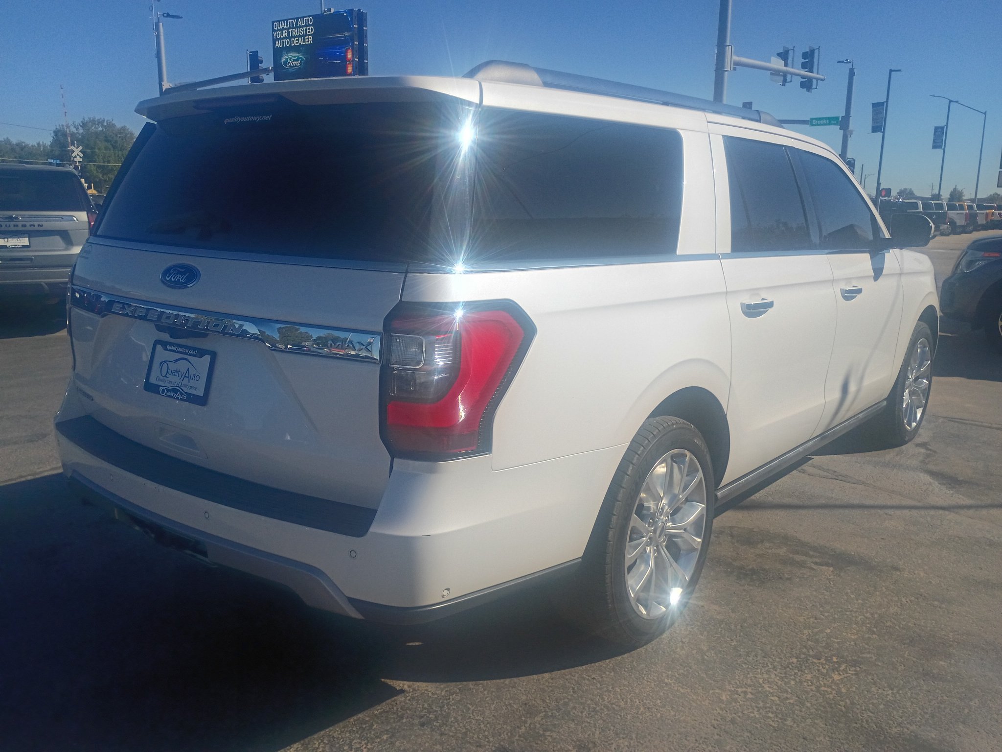 Used 2018 Ford Expedition Max Limited w/ Equipment Group 302A AWD/4WD image 6
