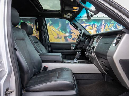 Used 2015 Ford Expedition EL Limited w/ Equipment Group 301A RWD image 28