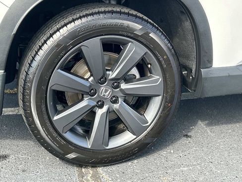 Used 2025 Honda Pilot Sport image 9