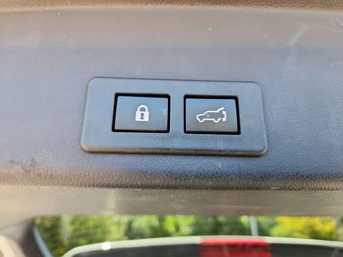 Used 2022 Subaru Ascent Limited w/ Technology Package image 30