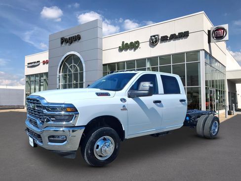 New 2026 RAM 3500 Tradesman AWD/4WD image 4