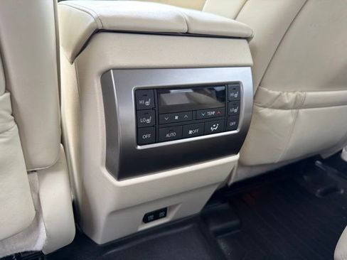 Used 2023 Lexus GX 460 Luxury w/ Sport Design Package AWD/4WD image 22