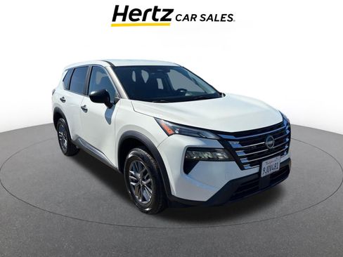 Used 2024 Nissan Rogue S image 1