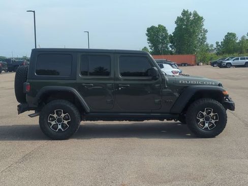 Used 2022 Jeep Wrangler Unlimited Rubicon w/ Cold Weather Group AWD/4WD image 2