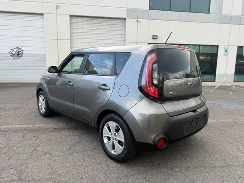 Used 2016 Kia Soul FWD image 7