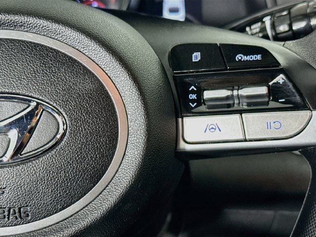Used 2021 Hyundai Elantra SEL FWD image 12