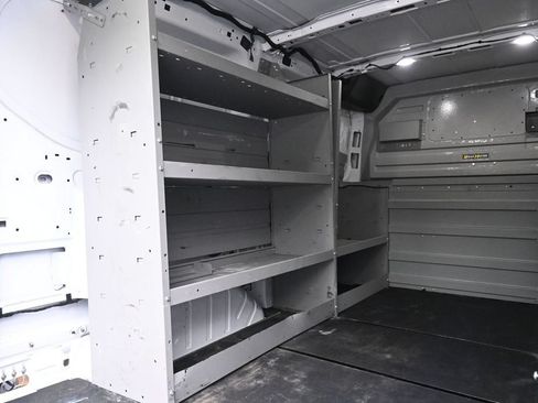 Used 2022 Ford Transit 250 Low Roof AWD image 15
