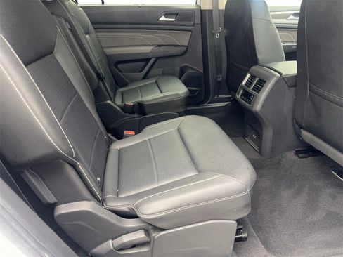 Used 2023 Volkswagen Atlas SE w/ Panoramic Sunroof Package image 39