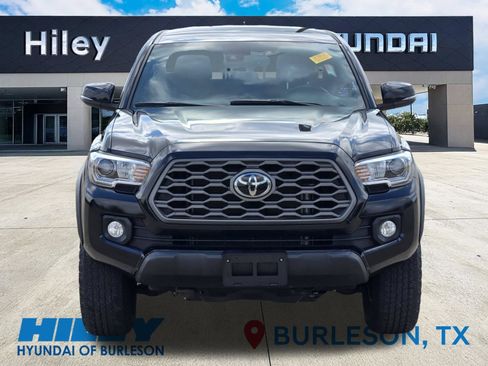 Used 2023 Toyota Tacoma TRD Off-Road w/ Technology Package AWD/4WD image 7