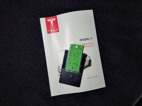 Used 2024 Tesla Model Y Long Range image 21
