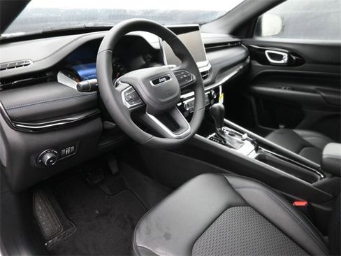 New 2026 Jeep Compass Latitude image 12