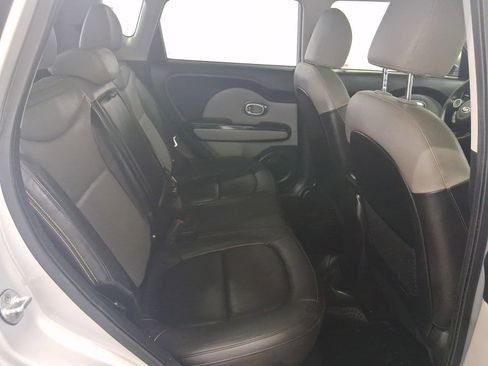 Used 2016 Kia Soul + FWD image 16