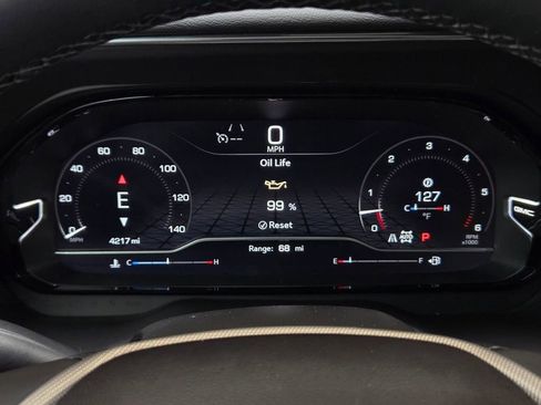 Used 2023 GMC Yukon Denali image 25