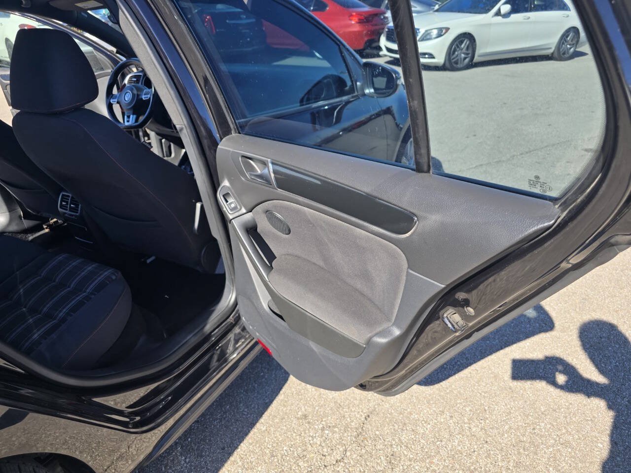 Used 2013 Volkswagen Golf 4-Door FWD image 40