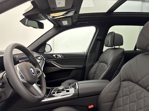 New 2026 BMW X5 xDrive50e image 24