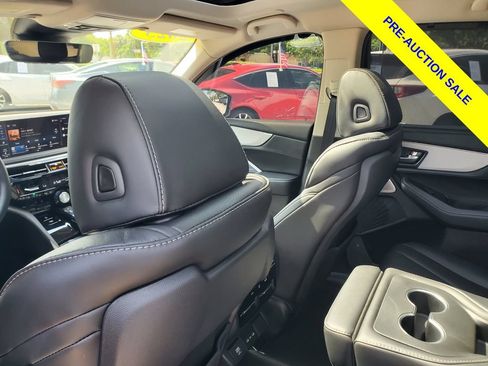 Certified 2025 Acura MDX FWD w/ Technology Package image 12