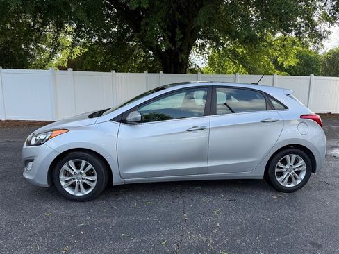 Used 2014 Hyundai Elantra GT FWD image 2