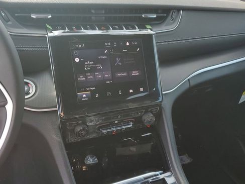 New 2025 Jeep Grand Cherokee Altitude image 24