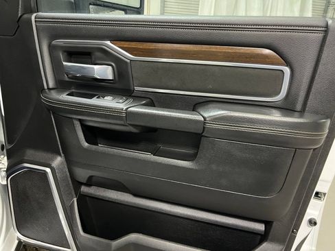 Used 2024 RAM 2500 Laramie AWD/4WD image 13