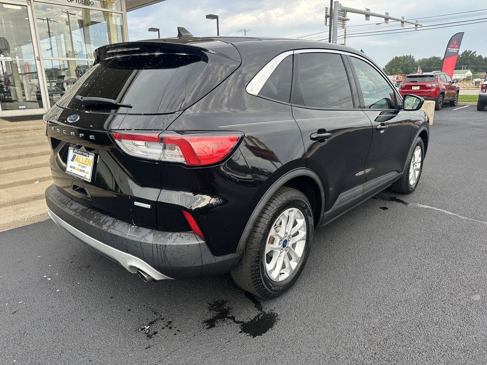 Used 2020 Ford Escape SE FWD image 11