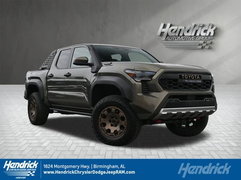 Used 2025 Toyota Tacoma Trailhunter Hybrid image 1