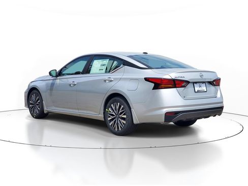 New 2026 Nissan Altima 2.5 SV FWD image 3
