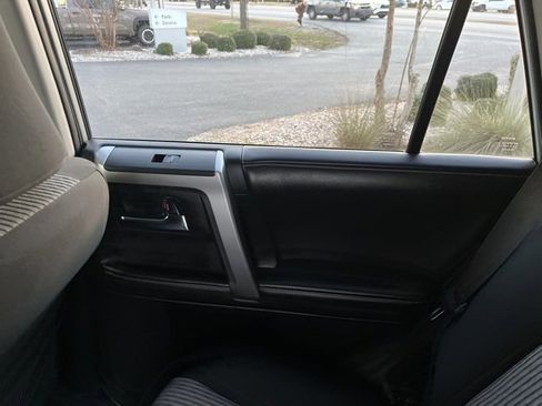 Used 2016 Toyota 4Runner SR5 image 14