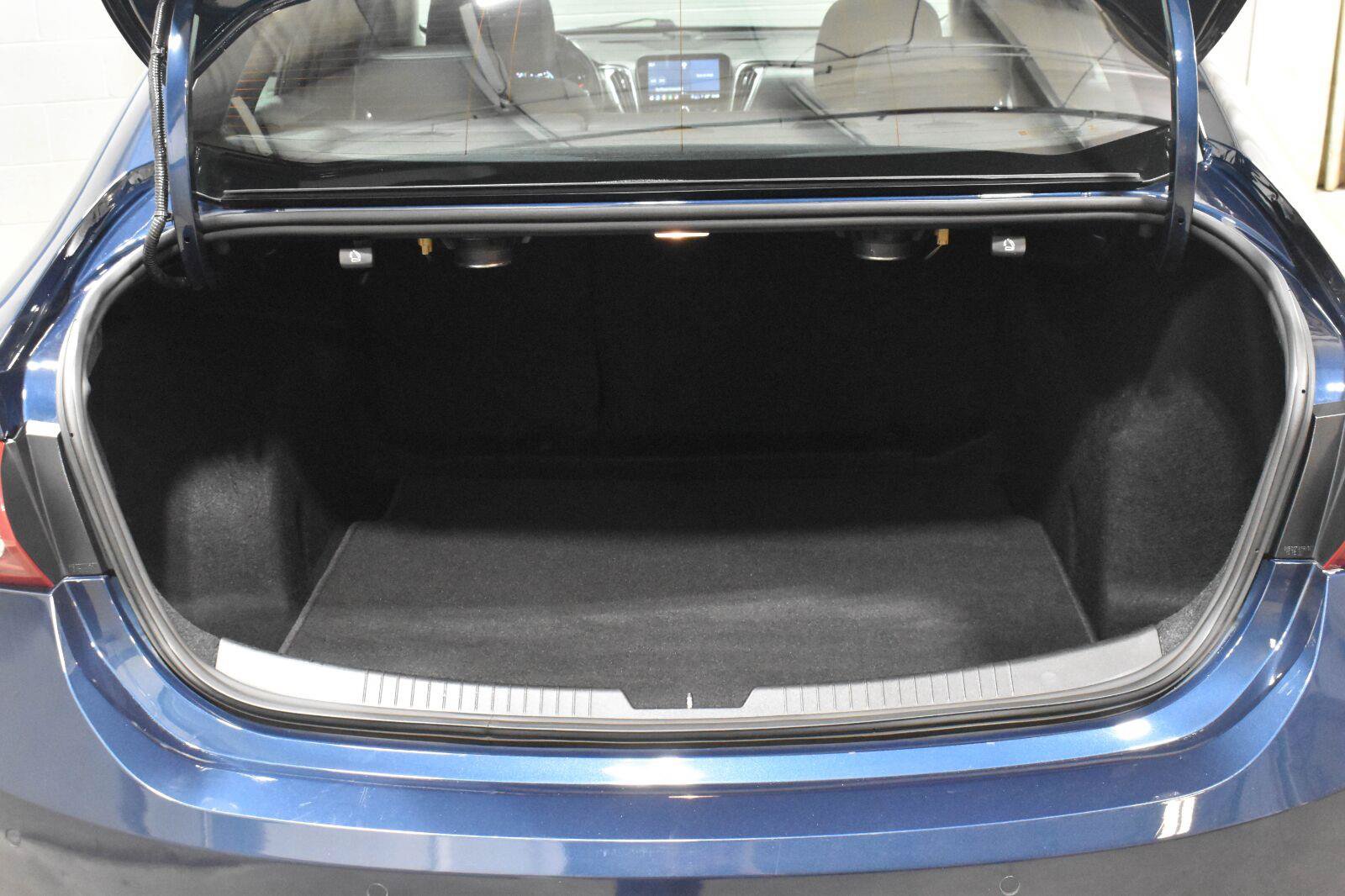 Used 2022 Chevrolet Malibu Premier FWD image 27