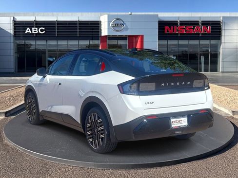 New 2026 Nissan Leaf Platinum+ w/ Cargo Package (Platinum+) FWD image 7