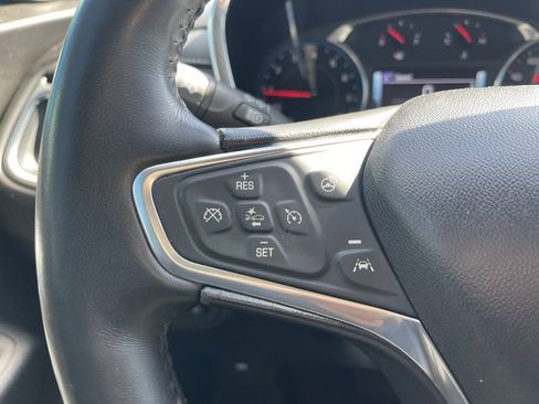 Used 2018 Chevrolet Equinox Premier image 21