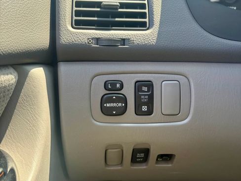 Used 2005 Toyota Sienna LE AWD/4WD image 32