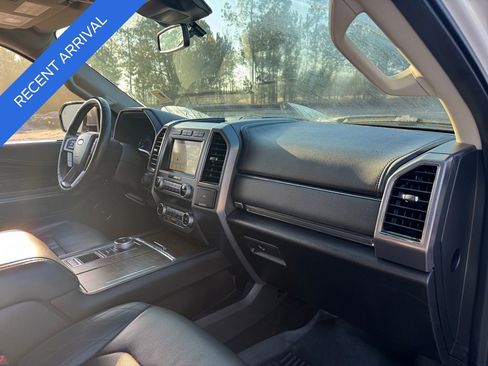 Used 2019 Ford Expedition Platinum image 17