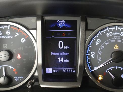 Used 2022 Toyota Tacoma SR5 w/ Technology Package RWD image 40