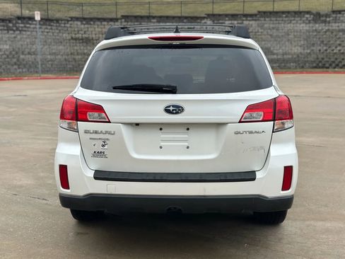 Used 2013 Subaru Outback 2.5i Limited image 6