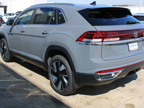 New 2026 Volkswagen Atlas Cross Sport SEL AWD/4WD image 4
