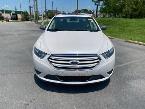 Used 2015 Ford Taurus Limited w/ Equipment Group 301A FWD image 2