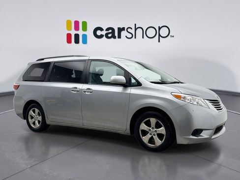 Used 2015 Toyota Sienna LE image 7